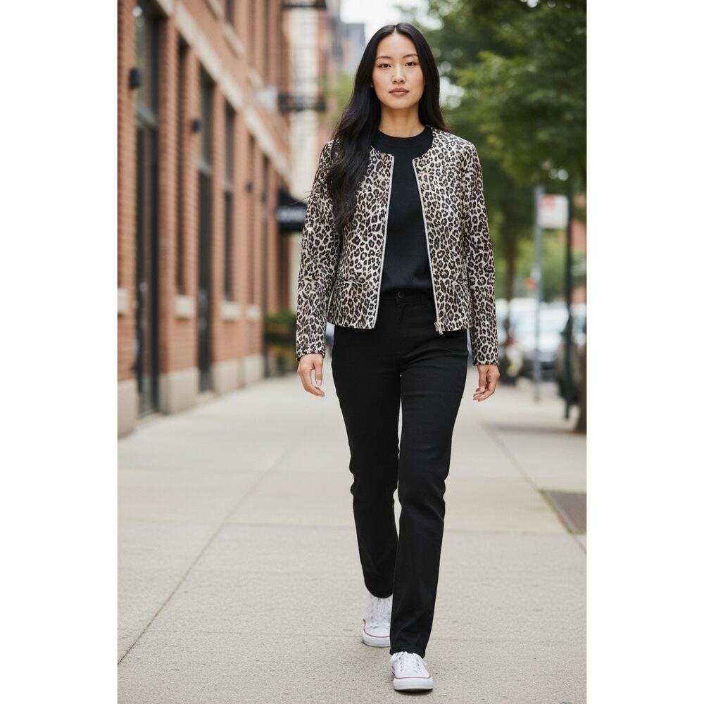 Chico’s leopard print quilt like jacket - Picture 11 of 11